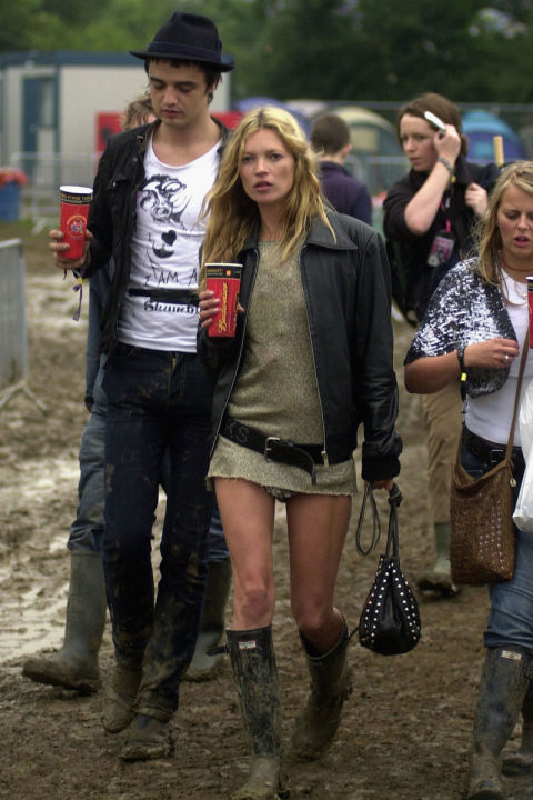 54a90cc8e1b47_-_kate-moss-glastonbury-4-1