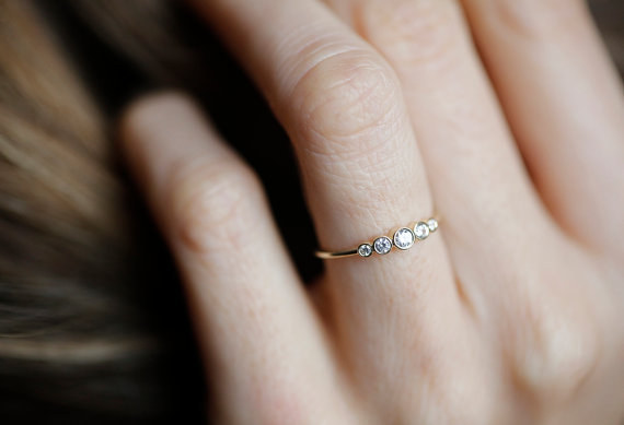 ad-impossibly-delicate-engagement-rings-that-are-utter-perfection-02