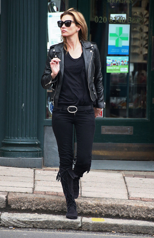 abaca_366783_001_121681465_north_607x_jpg_3570_north_499x_white