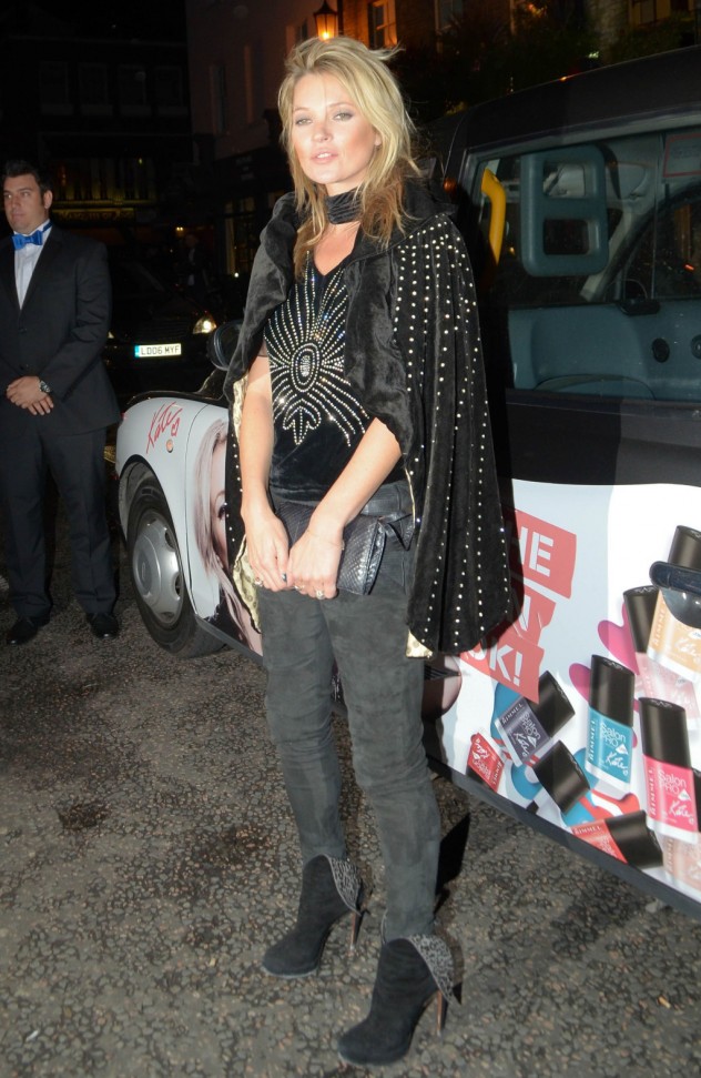 kate-moss-cape-632x971