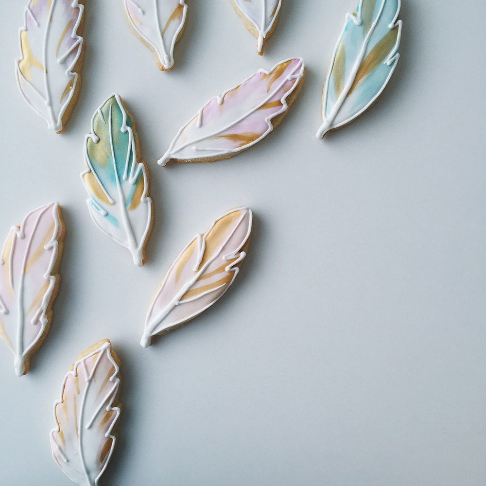 custom-watercolor-gold-hand-painted-iced-feather-sugar-cookies