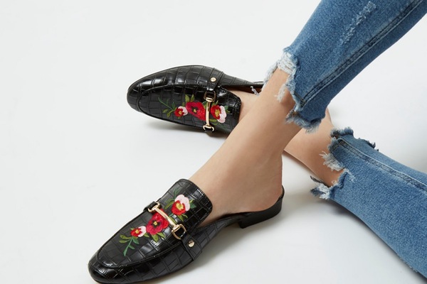 embroidered-mules