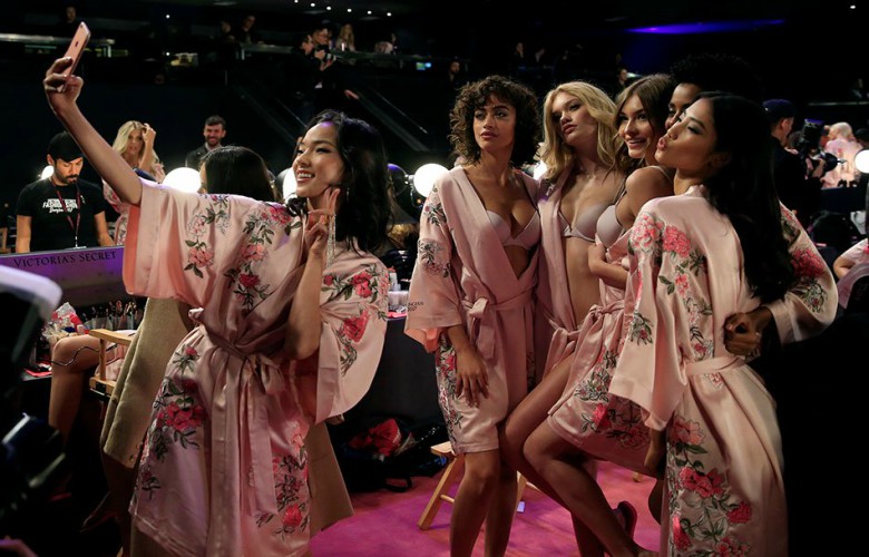 victorias-screet-defile-2017