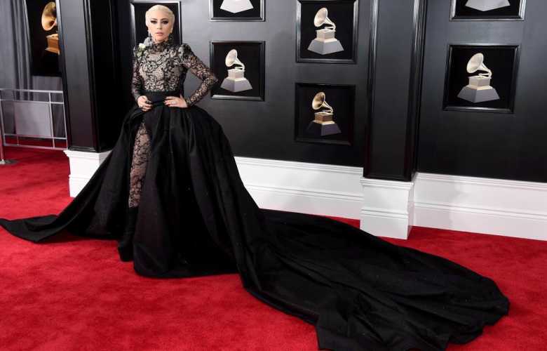 lady-gaga-siyah