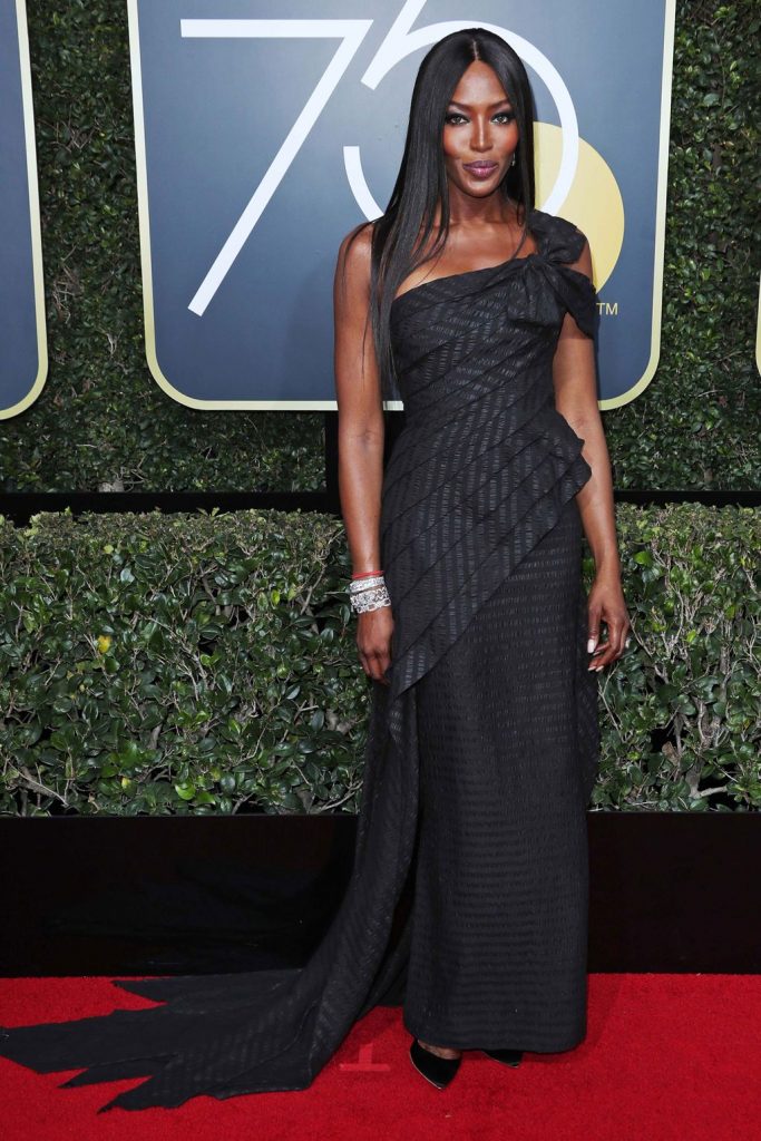 naomi-campbell-siyah-elbise